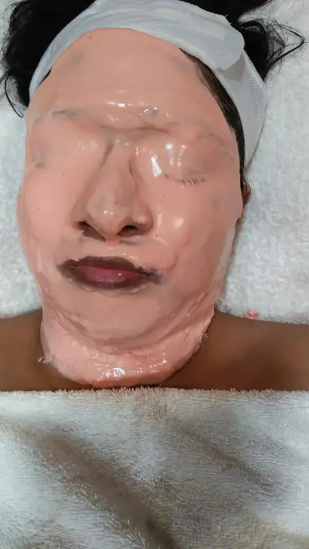 Face and body bleach service